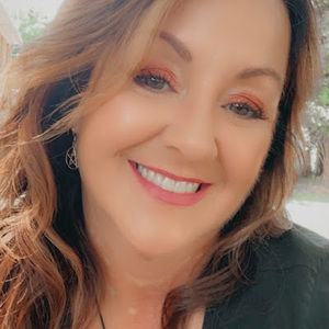 Meet your Posher, Deborah